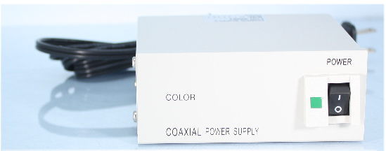 入力AC100V(約10W),出力約DC14V?20Vを ケーブル長に応じ自動可変供給,カメラ内でDC12V電圧安定化制御を行います また電源器側で映像を分離します 105x40x95mm,約750g *2Aミニヒューズ仕様