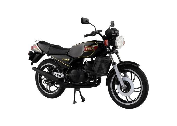 【送料無料】 青島文化教材社 Yamaha RZ250 ニューヤマハブラック