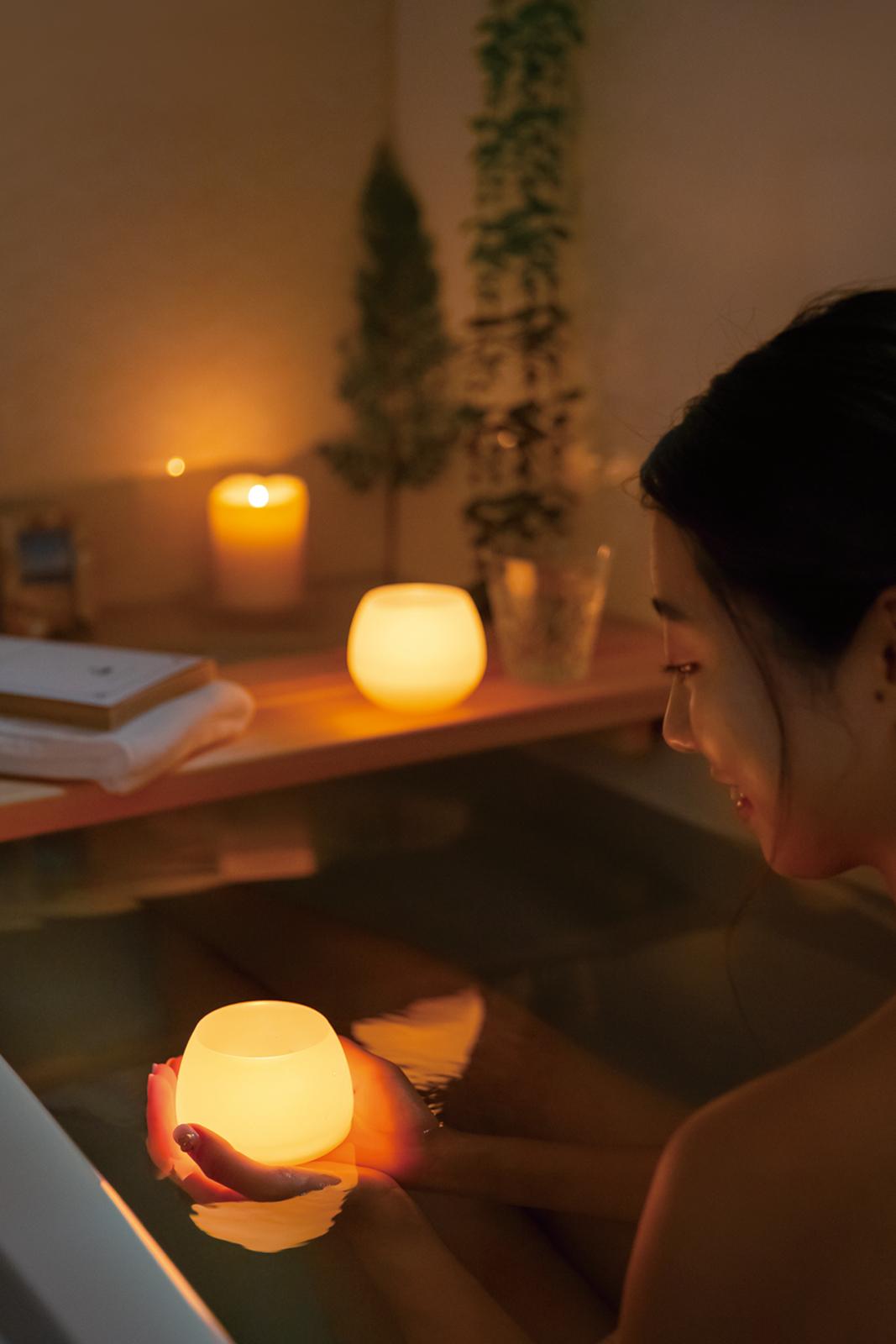 【送料無料】ペガサスキャンドル バスキャンドル「プカ」 ホワイトティー (約高さ7×直径8.5cm) アロマキャンドル キャンドルホルダー お風呂 バスタイム 湯船 アロマ キャンドル リラックス バスルーム 幻想的 オシャレ かわいい フレグランス 6663302 日本製のサムネイル