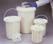 ★ポイント最大16倍★【全国配送可】-ナルゲン(R)デュワー瓶(HDPE製)　4L Thermo　Scientific　Nalgene 型番 4150-4000 　JAN 4589488357449 aso 5-249-03 ●お取寄品　納期約 8営業日-【医療・研究機器】