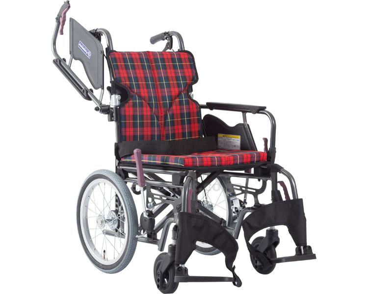 【病院専用商品】 ● モダンB　KMD-B16-38-H A10_赤チェック●メーカー名 カワムラサイクル●商品説明 ・フットサポートの工具レス高さ調整、伸縮式ブレーキ棒を標準装備。・レバーを回すだけ工具なしで高さ調整できます。●商品仕様 ●サイズ／全幅51.5・53.5・55.5×全長97.5×全高93.5cm、座面：幅38・40・42×奥行40cm、前座高：45cm●車輪サイズ／前輪6×後輪16インチ●重さ／14.4kg●材質／フレーム：アルミ、シート：ポリエステルまたはビニールレザー●最大使用者体重／100kg●標準機能／折りたたみ、背折れ、フットレスト高さ調整、介助ブレーキ、クッション、伸縮式ブレーキ棒（10cm延長可能）、ひじ掛け跳ね上げ、スイングアウト＆インフット・レッグサポート、背張り調整シート、エアータイヤ●JAN 4514133503803● 歩行関連　車いす 介助式介護　病院　クリニック　診療所　グループホーム　訪問看護　訪問介助　介助　居宅　施設　福祉　インボイス対応　適格請求書 ★お見積りはこちらから★★月島堂はインボイス対応済！インボイスのご請求書、領収書をご発行可能です。★業界最安値に挑戦！専門店ならではの納得価格。★創業25年の信頼と実績！★多くのお客様に選ばれ、累積受注件数35000件突破！★月島堂は90％以上のお客様にご納得いただいております。★お気軽にお見積もりご依頼下さい★お見積りはこちらから★