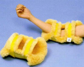 ★ポイント最大16倍★【全国配送可】-ナーシングラッグ　ひじあて NR-08　右 ウィズ　JAN 4531620123528 kt261602 取寄品 ベッド関連 クッション その他(クッション)-【介護福祉用具】