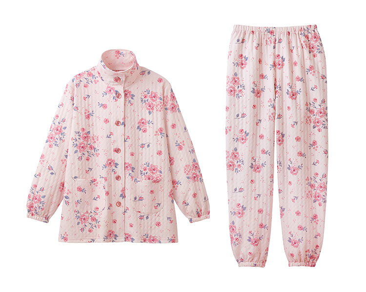 【病院専用商品】 ● 楽らくゆったりキルトパジャマ 053980402　ピンク系　M●メーカー名 セルヴァン●商品説明 ・ふんわりキルトのゆったりパジャマ。・中わたが入った三層構造のニットキルト生地を使用。ふんわり空気を含んで暖かいです。・身幅、袖幅、アームホールがゆったりしていて寝心地らくちん♪・大き目ボタンで持ちやすく、着脱が楽にできます♪・あったか背あて付き♪・ウエスト総ゴム。袖口・パンツ裾・ウエスト交換口付き。・しっかり深い股下がお腹とお尻を優しく包んでくれます♪・ボタンを閉じて首元あったか♪・裾ゴム入りで転倒防止！●商品仕様 ●サイズ／（バスト）M：79〜87cm・L-LL：86〜101cm・3L-4L：100〜115cm、（ウエスト）M：64〜70cm・L-LL：69〜85cm・3L-4L：85〜101cm●素材／表側：ポリエステル100％、中わた：ポリエステル100％、裏側：ポリエステル65％・綿35％●生産国／中国/20●JAN 4985697272427● 衣類　ねまき パジャマ介護　病院　クリニック　診療所　グループホーム　訪問看護　訪問介助　介助　居宅　施設　福祉　インボイス対応　適格請求書 介護事業所等に対するサービス継続支援事業（補助金） ★お見積りはこちらから★ kt更新日 2026/08/18★月島堂はインボイス対応済！インボイスのご請求書、領収書をご発行可能です。★業界最安値に挑戦！専門店ならではの納得価格。★創業25年の信頼と実績！★多くのお客様に選ばれ、累積受注件数35000件突破！★月島堂は90％以上のお客様にご納得いただいております。★お気軽にお見積もりご依頼下さい★お見積りはこちらから★