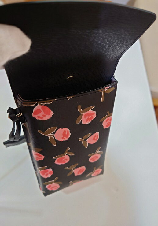 ケイトスペード Kate spade　アイフォーンケース　pencer ditsy rose north south phone ローズ柄　スマホケース ショルダー【あす楽対応】 　代引き不可