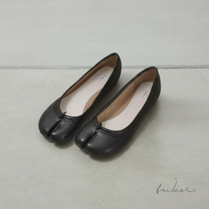 【マラソンクーポン配布中】 再販 再販 足袋 パンプス レディース シューズ ローヒール ぺたんこ バレエ シューズ おしゃれ かわいい 大人 フラット 靴 ぺたんこ 柔らかい 痛くない 疲れない 大きい サイズ 黒 冬 仕事 通勤 送料無料 [1061]