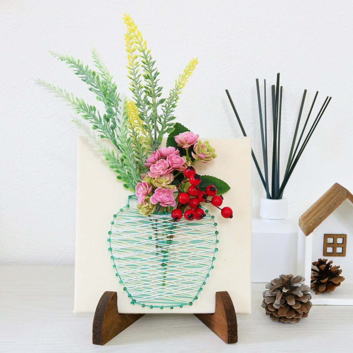 【公式】手芸キット まち針ストリングアート 「花瓶（造花付きキット）」 TUKUMO 工作キット 簡単 子供 小学生 アーティフィシャルフラワー 手作りインテリア 北欧 母の日 はじめての方向け 初心者向け