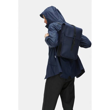 RAINS (レインズ) / バッグ 防水 バックパック リュックサック / BACKPACK MINI - NAVY / 53209-1-02008 38 / 防水バックパック 防水リュックサック メンズ レディース かわいい 通勤 ママバッグ ママリュック おしゃれ 使いやすい RAINSのリュックサック【t79】