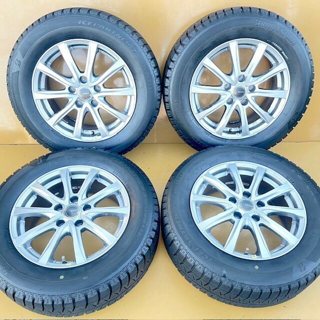 【中古】2019年生産ヨコハマスタッドレス215/60R16＋アルミホイール6.5J16+38、114.3/5穴4本SETクラウン , マークX, カムリ　オデッセイ, ヴェゼル, アコード　CX-3などに「プラットホームまで約3.4～1.3mm2本多め2本少なめ」