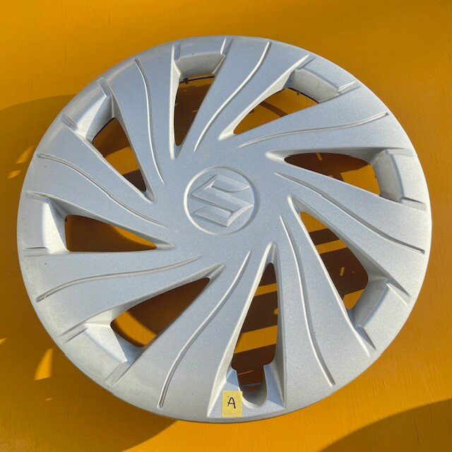 【中古】Aスズキ純正13インチスチール用ホイールカバー、ホイールキャップ程度上、多少の擦り傷はあり..