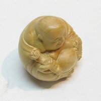写真撮り直し〜木彫り布袋様〜一刀彫/素材:柘植(置物)