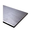 特徴 SPCC(冷間圧延鋼板)は熱延鋼板とくらべ、冷間圧延をすることで、よりtの精度が高くなる。 加工性に優れ、絞り成型にも多用される。 穴あけ加工や曲げ加工、一般的なプレス加工も可能。 SPCCは、表面は滑らかで見栄えがよいですが、オイルなどにより一時的に錆び難くしているだけのため、加工後は塗装やめっき処理を行わないとほぼ確実に錆びていきます。 一般的な成形性を求められるプレス加工から、絞り加工(深絞りには不向き)まで幅広く使うことができます。 ミガキ、コールド、ミガキ鋼板とも呼ばれることもあります。 仕上げの手法でSDはダル肌(ザラザラした肌)、SBはブライト肌(つるつるした肌)を示す。 仕様 サイズ t2.0mm W900×L1000mm カラー 重量 材質 入数 1枚 B0865WQSM1