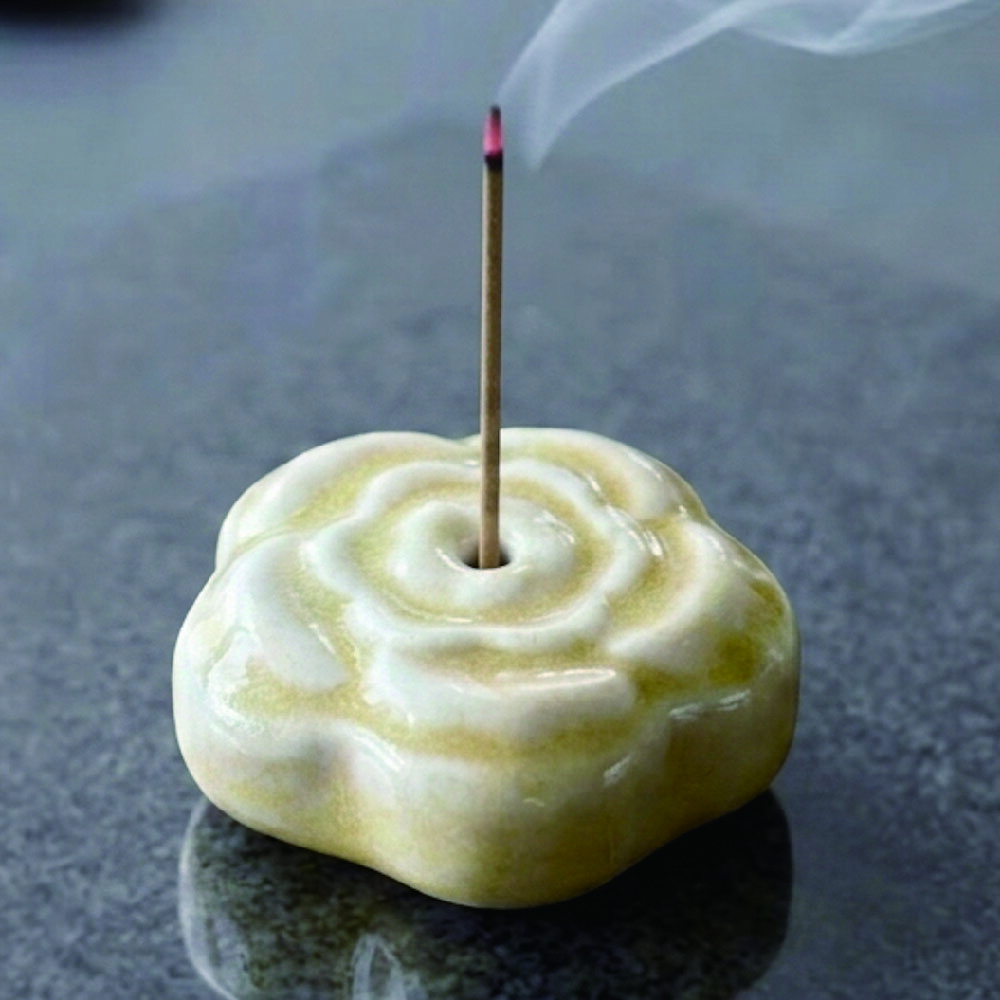 Rakuten - 【888円割引商品】花 陶器 お香立て 線香立て 台湾菓子モチーフ 手作り セラミック インセンスホルダー 香立て 香皿 花デザイン インテリア 雑貨 置物 ギフト【品甜】【台湾直送】【送料無料】