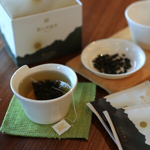 圓山 ウーロン茶ギフトボックス 8袋入り ティーバッグ お茶 台湾茶 贈り物 お茶パック 烏龍茶 健康 高級 お年賀 飲み物 ドリンク 老舗ホテル ホテルギフト【ザ・グランド・ホテル】【台湾直送】【送料無料】