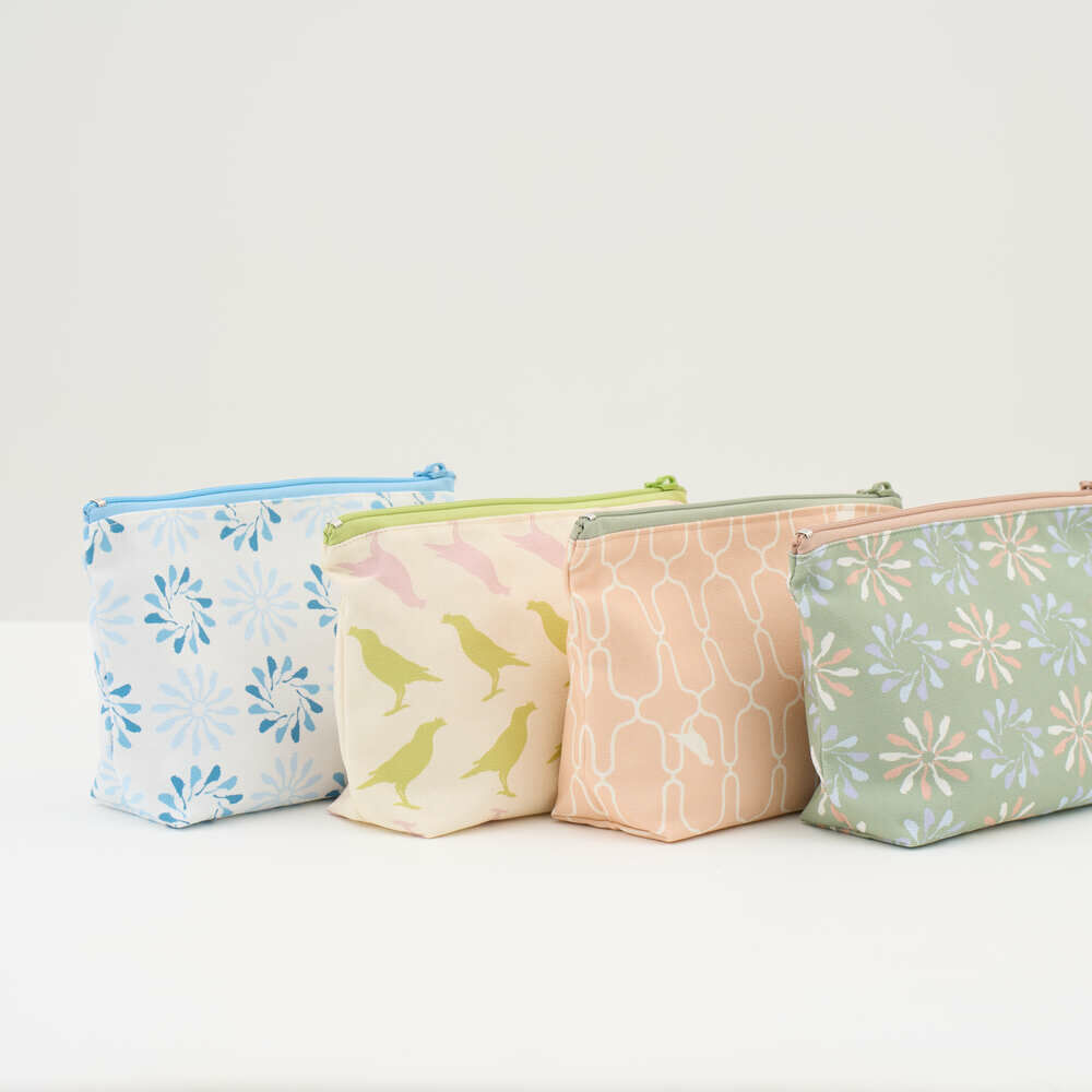 印花楽 ファスナーポーチ 台形 8色 小物入れ ガジェットポーチ トラベルポーチ 化粧ポーチ コスメポーチ メイクポーチ おしゃれ かわいい デザイン 柄 台湾【印花楽inBlooom】【台湾直送】【送料無料】