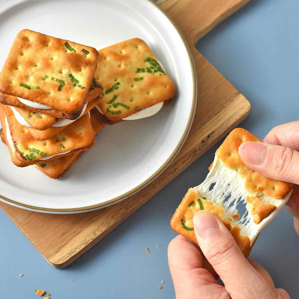 ランキング受賞 ヌガーネギクラッカー 14個入り 牛軋餅 台湾 ヌガークラッカー ヌガー サンドイッチ サンド ねぎクラッカー クラッカー 台湾クラッカー お菓...