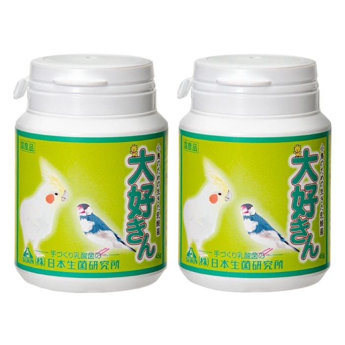 【大好きん 小鳥用 45gの商品詳細】 ●顆粒タイプ。不足しがちな乳酸菌を補います。 ●高温多湿を避けて常温で保管してください。 ●乳酸菌の効果を保持するため45℃以上のお湯をかけないでください。 ●主食ではありません。補助食としてご使用下...