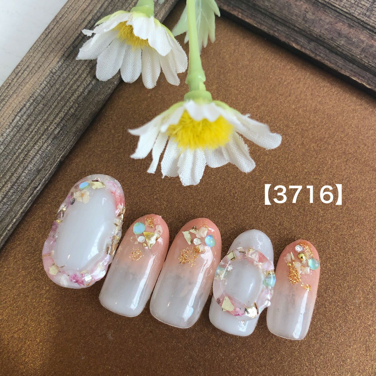 上品 カジュアルオフィス 可愛い かわいい ブライダル ショート ロング 短い爪 お洒落 ラメ キラキラ ネイルチップ つけ爪 ネイル デザインネイル オーダメイド オーダーチップ オーダーネイル ハンドメイド 10本セット 送料無料 両面テープ付き【3716】