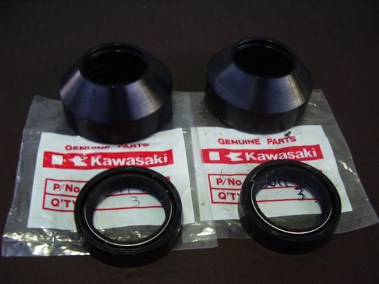 Z400B フロントフオークオイルシールセット 純正