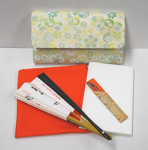 ＜茶道具・お稽古セット＞帛紗セットG　表千家用 正絹の帛紗が入りました、表千家方向けの袱紗セットです。初心者の方の入門用の袱紗セットにもいかがでしょうか。　グリーン　部活動　茶道部　花押集