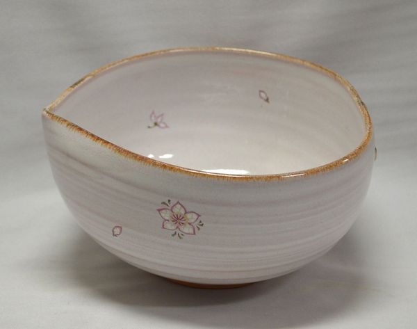 ＜茶道具・菓子器＞灰釉　桃型　菓子鉢　中村良二作　たっぷりした、桃型の菓子鉢です。