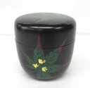 <茶道具・茶器、棗>中棗 黒塗一閑 押青楓蒔絵 立ち上がりに流水 木製 山下泰園作 初夏にお使い頂きたいお棗です