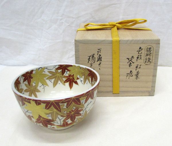 古物＜茶道具・茶碗＞色絵　紅葉の絵茶碗　膳所焼　陽炎園作　秋のお茶碗として大変お勧めです。　9月　秋　10月