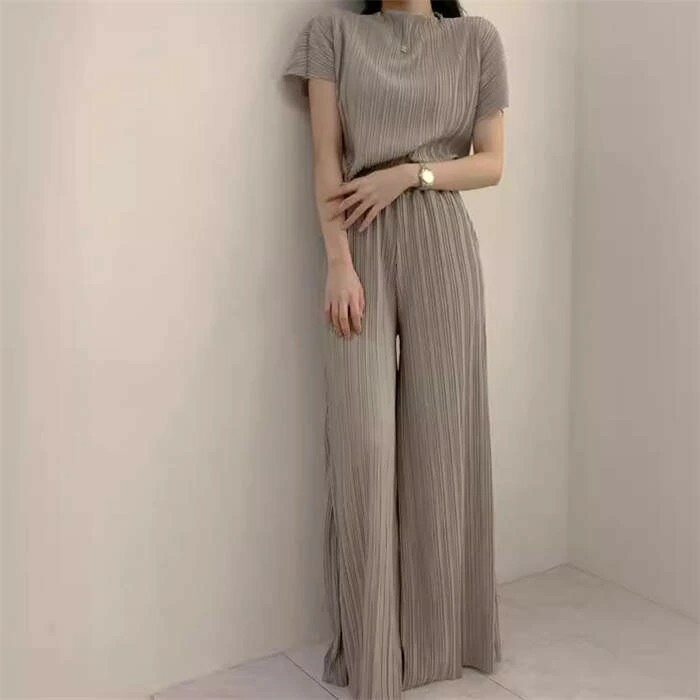 セットアップ 春夏 上下セット 2点セット レディース プルオーバー プリーツ ワイドパンツ トップス 半袖 透け感 シアー フレンチスリーブ ツーピース 薄手 カジュアル リラックス シンプル おしゃれ ゆったり 体型カバー 通勤 デート ママ 母 OL 20代 30代 40代