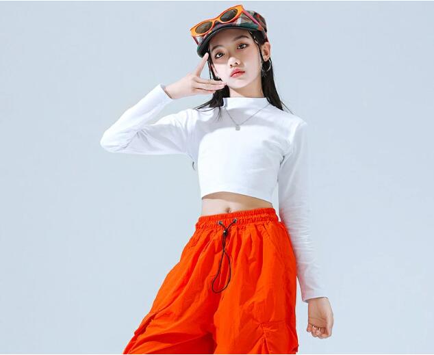 Rakuten - 【送料無料】送料無料 ダンス衣装 キッズ トップス へそ出し ヒップホップ ガールズ キッズダンス衣装 子供ダンス服 ダンスウェア レッスン着 長袖 ショート丈Tシャツ トップスのみ 韓国風 黒 白 無地 110 120 130 140 150 160 170 180