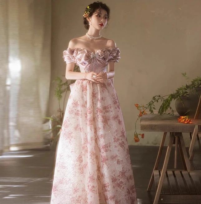 Other - パーティードレス ピンク 花柄 薔薇の花 オフショルダー フリル 大きいリボン ロング丈 マキシ丈 ドレス 結婚式 二次会 パーティー 演奏会 ドレス レトロ エレガント ロマンチック 優しいピンク 星屑 キラキラ カラードレス 編み上げ XS S M L XL 2XL 3XL