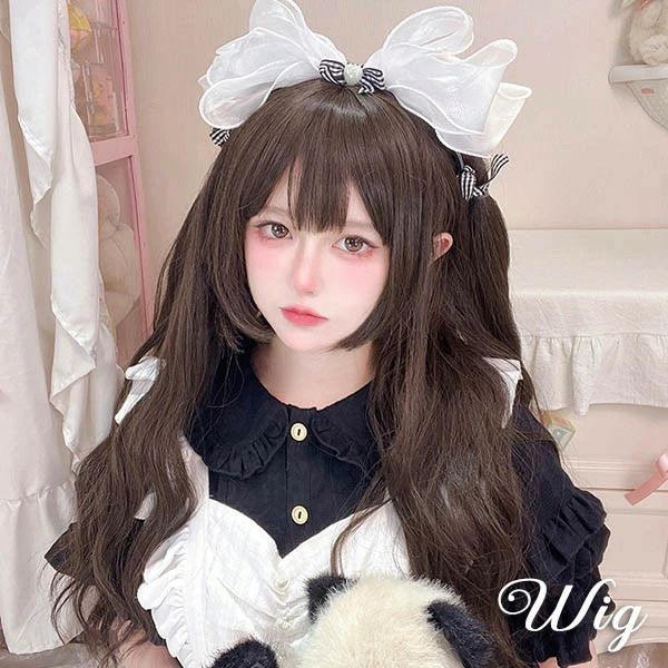 類似商品はこちら ＊.*꙳ウィッグ レディース フルウィッグ ロング 巻3,760円ウィッグ レディース フルウィッグ ロング 巻4,590円ウィッグ レディース フルウィッグ ロング 巻3,760円ウィッグ レディース フルウィッグ ロング 巻3,750円ウィッグ レディース フルウィッグ ロング 巻3,690円ウィッグ レディース フルウィッグ ショート 3,640円 セット内容&nbsp;✽.*꙳ ウィッグ/ヘアネット【※こちらの商品は、個人差等ございますので、商品ご到着後、お客様ご自身より手くしやカット等多少の調節が必要な場合もございます。】「記載のないアクセサリー　小物等は付属しません」 大事なお知らせ&nbsp;✽.*꙳ #よくみて #コピーガード対策品 #TODOKANAI #サイズ違い #ABUNAI #やばい #コピー商品 ＃パクり ＃ニセモノ 素材&nbsp;✽.*꙳ 高温耐熱ファイバー カラー&nbsp;✽.*꙳ ブラウン サイズ (cm)&nbsp;✽.*꙳ 長さ：約66cm※表記寸法と実寸値の多少の誤差はご容赦ください。 よくある質問 Sunnyprize ✽.*꙳Q1. 姫カットのデザインは実際に着用しても自然に見えますか？▸ はい、自然な毛流れと前髪のラインで、地毛のように馴染むデザインとなっております。by SunnyprizeQ2. ロングの巻き髪ウィッグですが、絡まりやすさは気になりませんか？▸ はい、耐熱繊維を使用しており、軽くブラッシングしていただければ絡まりにくく、美しい状態を保てます。by SunnyprizeQ3. 長時間のイベントや学園祭で使用しても重さや不快感はありませんか？▸ はい、軽量で通気性の良い構造になっておりますので、長時間の着用でも快適にご使用いただけます。by Sunnyprize 送料&nbsp;✽.*꙳ ★1点 880円(北海道・九州・沖縄・離島除く)商品を複数ご注文の場合の送料は、下記の表を参照してください。 ※品など、他商品との同梱発送不可の商品と合わせてご購入の場合、送料の計算が異なりますのでご注意ください。 注意事項&nbsp;✽.*꙳ ●ページの閲覧環境によって、掲載写真と実際の商品の色合いが異なる場合があります。 ●モデルに小物を使う場合がございますが、商品に含まれませんので、セット内容をご確認ください。 ●製造過程・出荷過程の間に出来た細かなキズ・ヨゴレなどある場合がございます。細かい部分まで気になさる方は、ご購入をご遠慮ください。 ●商品の仕様は、製造元の都合により予告なく変更や突然の欠品等で商品手配の遅れや手配ができない場合がございます。 ●お届けした商品に不備がございましたら、お届け後5日以内にご連絡ください。早急に対応させていただきます。なお期日を過ぎた場合はお受け致しかねます。 ●土日祝祭日のご注文およびお問い合わせへの弊社からのご連絡は、翌営業日となります。 ●海外製品のため、詳細タグなし。 ●配送の関係上、ラッピング対応は受け付けておりません。 &nbsp;&nbsp;会社・学校・団体でご購入のお客様 発送の際、ご担当者様のお名前（フルネーム）が必要となります。 登録情報のお名前を、会社名や団体名のみでご登録されている場合、ご登録名をご担当者様のお名前にご変更していただくか、【備考欄】にフルネームでご記入願います。 【納品書や領収書につきまして】 当店では個人情報保護及び環境保全の為ペーパーレス化に取り組んでおりますので、お届けのお荷物に納品書（お買上明細書）は同封しておりません。ご了承くださいませ。 ご希望の場合、ご注文時【備考欄】にご記入願います。ファイルをメールにて添付いたします。 &nbsp;&nbsp;返品・交換・キャンセルについて サイズ間違い・イメージ違いなど、お客様都合によるキャンセルやご交換は原則として承っておりません。返品ルールに関しましては、リンク先ページをご覧の上、お気軽にお問い合わせください。 SIMILAR COLOR ブラウン 茶