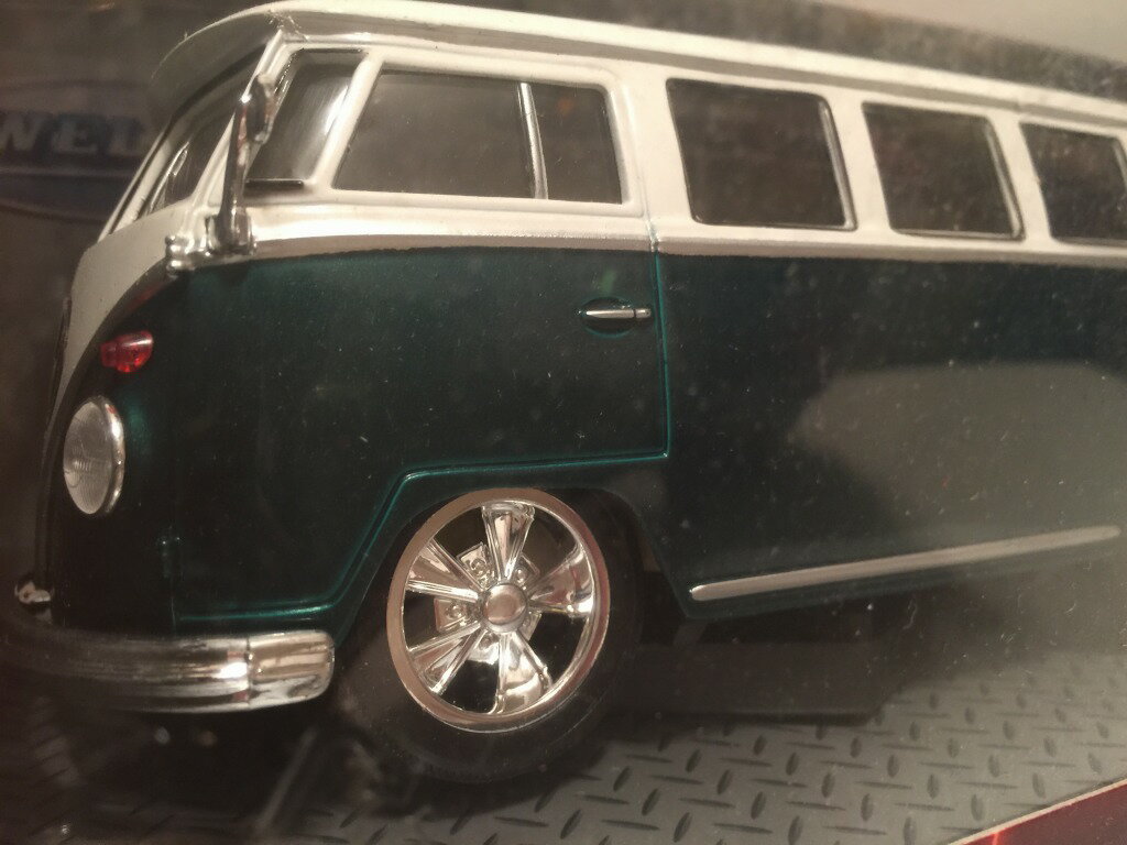新品 WELLY ミニカー 1962 Volkswagen Bus 1/25 緑 2