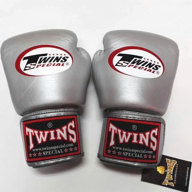 TWINS SPECIAL ボクシンググローブ 8oz 銀/ボクシング/ムエタイ/グローブ/キック/フィットネス/本革製
