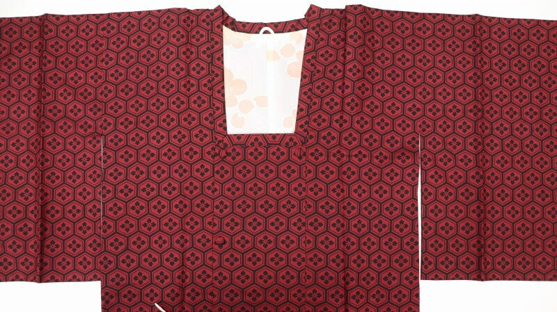 【中古】 はぎれ ハギレ 古布 生地 和布 レッド 赤系 ブラック 黒系 リメイク用 リユース リサイクル 【電話注文対応が出来ません】