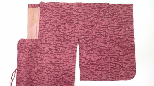 【中古】 小紋柄 総柄 道行コート 正絹/シルク パープル 紫系 裏地あり 袷せ 変色等 リメイク用 リユース リサイクル 【電話注文不可】 【中古】 小紋柄 総柄 道行コート 正絹/シルク パープル 紫系 裏地あり 袷せ 変色等 リメイク用 リユース リサイクル 【電話注文不可】