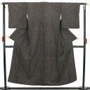 【50%OFF】【GWセール開催中!】【中古】 大島紬 レディース 正絹 茶 黒 麻の葉 菱 身丈154.5cm 裄丈65cm 仕立て上がり着物 カジュアル 小...