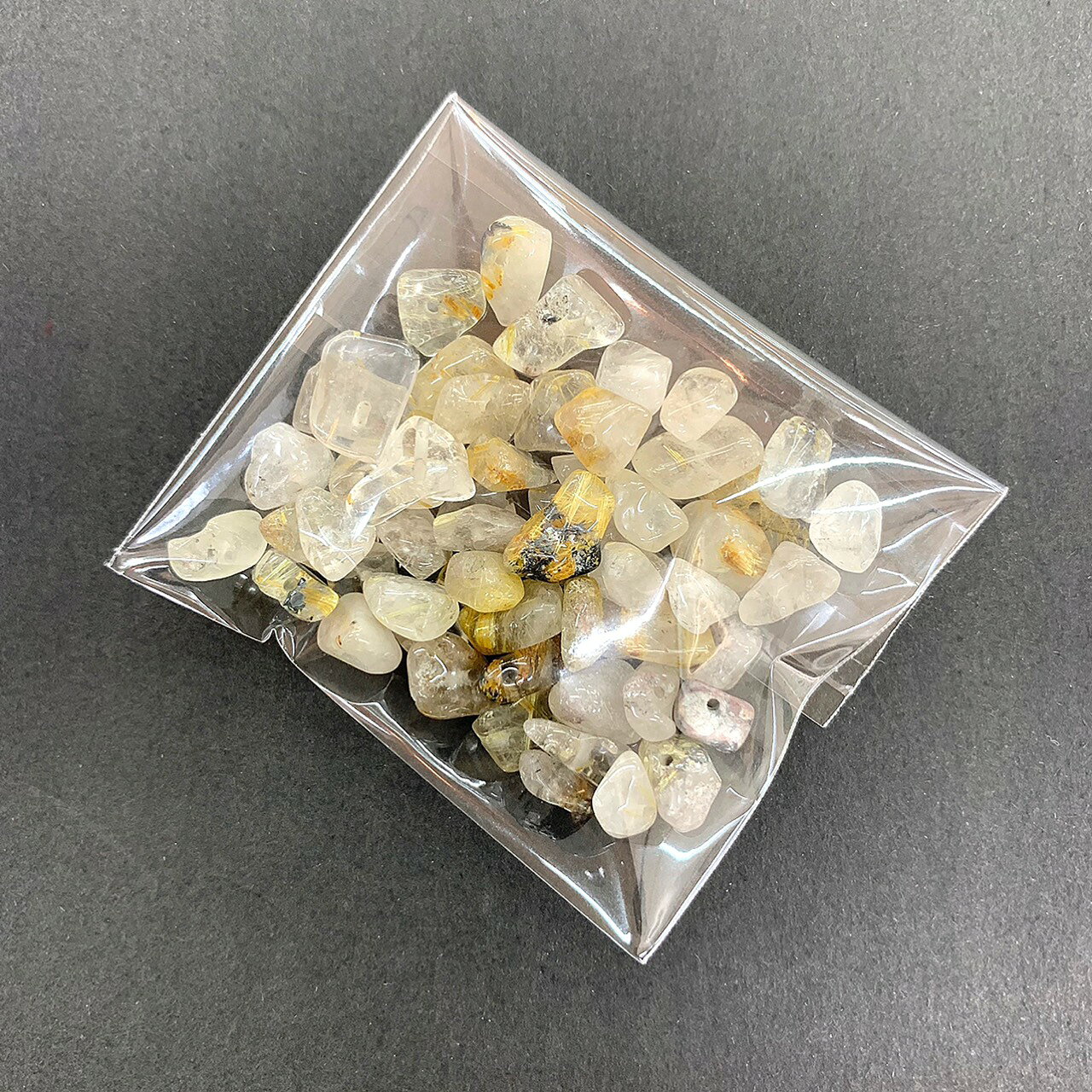 【穴あき】ルチルクォーツさざれ石 20g また1連約80cm レア！天然石 ハンドメイド...