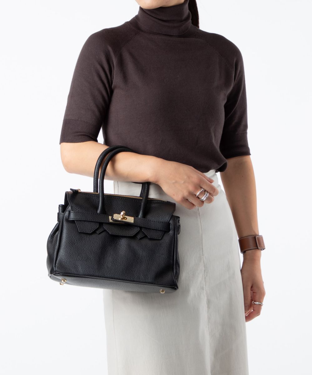 アンドレアカルドネ Andrea Cardone 1773 ショルダーバッグ レディース バッグ ミニバッグ クロスボディ レザー 斜め掛け 肩掛け 鞄 プレゼント ギフト 革 LEATHER BAG ブラック 長さ レディース 持ち手 Andrea Cardone バッグ レザー 斜め掛け BLACK C1 縦幅18cm 横幅24cm 厚6～12cm 高さ 15cm持ち手 38cmショルダー 122cmショルダー 5cm重量 510g 大容量 個性的 軽量 エスニック