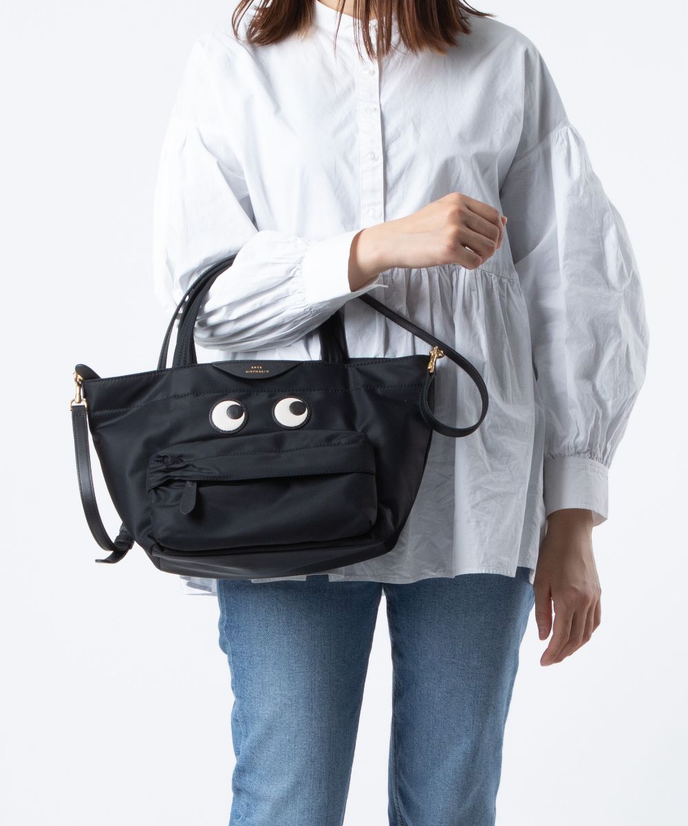 アニヤ ハインドマーチ ANYA HINDMARCH 5050925 152952 トートバッグ E/W Tote Mini Eyes in Recycled Nylon レディース バッグ トート ミニ アイズ ナイロン 手提げバッグ 鞄 プレゼント お祝い 記念 お出かけ ギフト 誕生日 エコバッグ ブラックのサムネイル