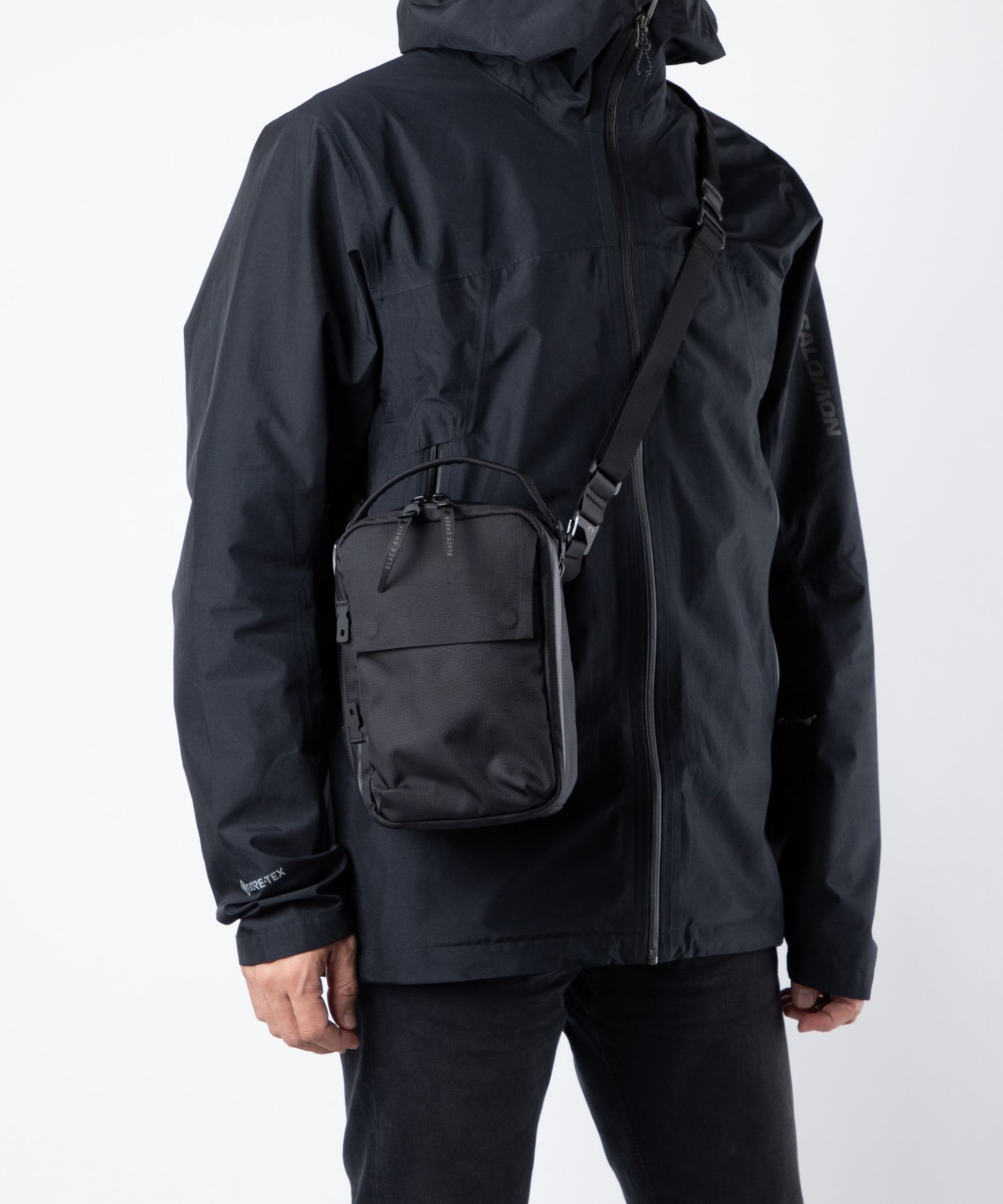 ブラックエンバー BLACK EMBER KOMPAK ショルダーバッグ メンズ バッグ コンパック クロスボディ 2way ポーチ ガジェットバッグ 肩掛け 斜め掛け ギフト カメラ 鞄 ブランド ボディバッグ ブラック 090000 u-stream-10045184 U-STREAM サンプル画像2