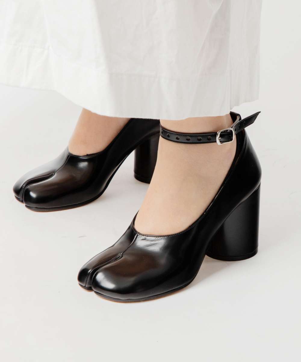 メゾン マルジェラ MAISON MARGIELA S34WL0021 PS679 パンプス TABI PUMPS レディース シューズ タビ 革靴 レザー カジュアル ビジネス アンクルストラップ スプリットトゥ 足袋 Tabi 通勤 オフィス ブランド プレゼント ギフト ブラック 23.0〜26.0cm