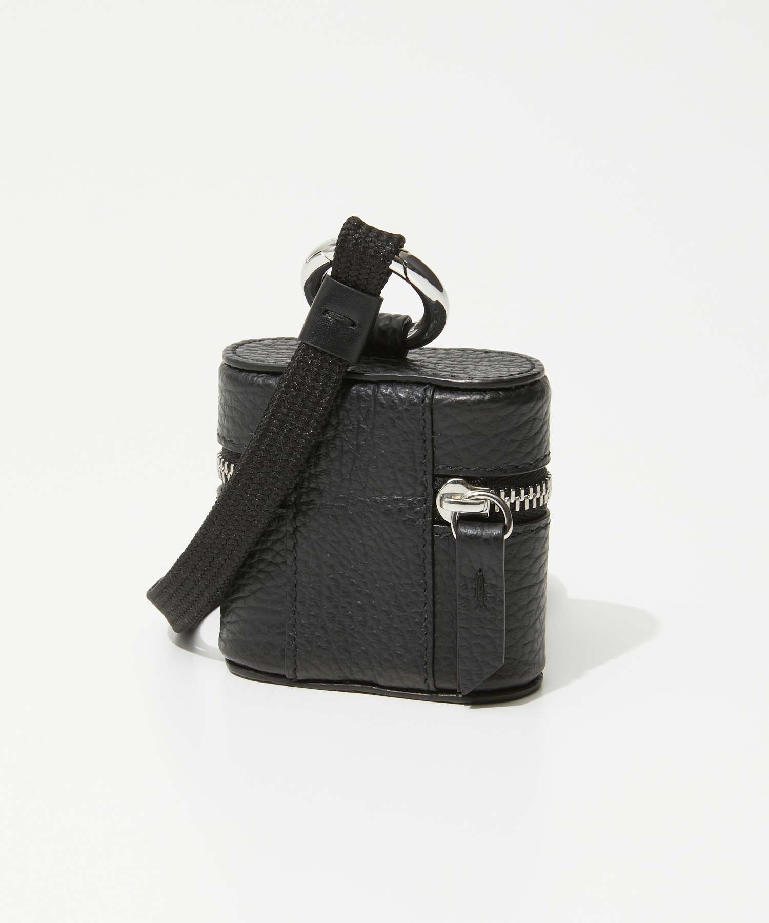 �᥾�� �ޥ른���� MAISON MARGIELA SA1VZ0015 P6421 ����ۥ󥱡��� AIRPODS CASE PRO WITH ZIP AND LACE ��� ��ǥ����� AirPods������ Pro ����ۥ�ݡ��� �쥶�� �������ݥå� ����ѥ��� ���� �ͥå����ȥ�å��դ� �ȥ�٥� �ץ쥼��� ���ե� ��ǰ �֥�å�