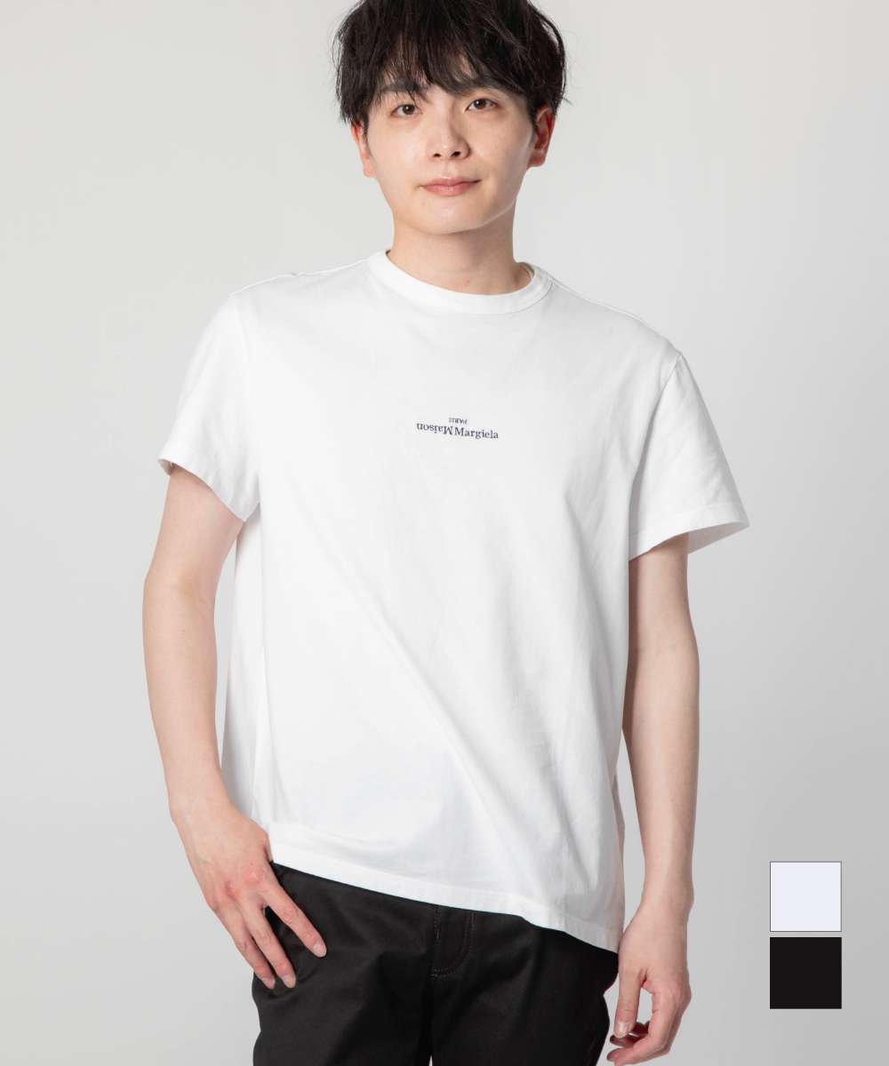 メゾン マルジェラ MAISON MARGIELA S30GC0701 S22816 Tシャツ メンズ トップス 半袖 カットソー ディストーテッド ロゴT クルーネック レギュラーフィット カジュアル シンプル 春夏 コットン 綿 大きいサイズあり T-SHIRT ブラック ホワイト 44 46 48 50 52