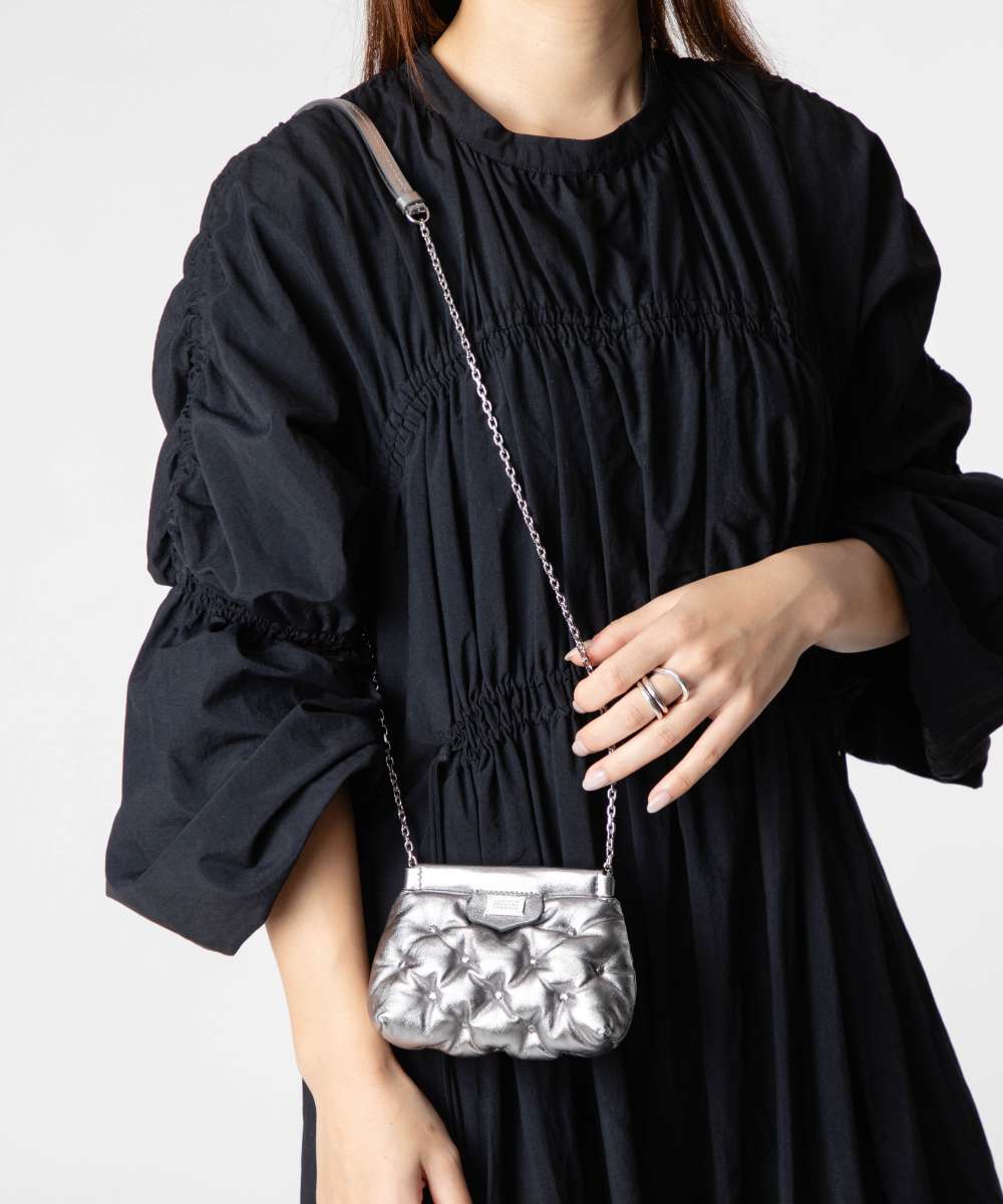 樂天商城 - メゾン マルジェラ MAISON MARGIELA SA1VL0035 P6800 ショルダーバッグ GLAM SLAM CLASSIQUE BABY レディース バッグ グラム スラムクラシック ベビー ミニショルダー コンパクト レザー カジュアル クロスボディ ミニバッグ ロゴ プレゼント ギフト メタリックグレー