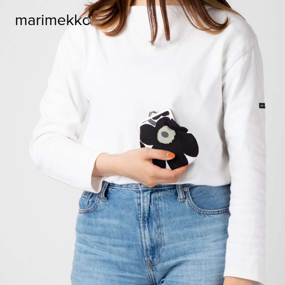 マリメッコ Marimekko 020310 小銭入れ ピエニクッカロ ミニ ウニッコ レディース 財布 コインケース がま口 丸型ポーチ PIENI KUKKARO MINI UNIKKO 小物 雑貨 花柄 プレゼント お祝い 記念 通勤 通学 コンパクト ギフト 誕生日 030 ケシの花 ホワイト×ブラック【2022 SS】