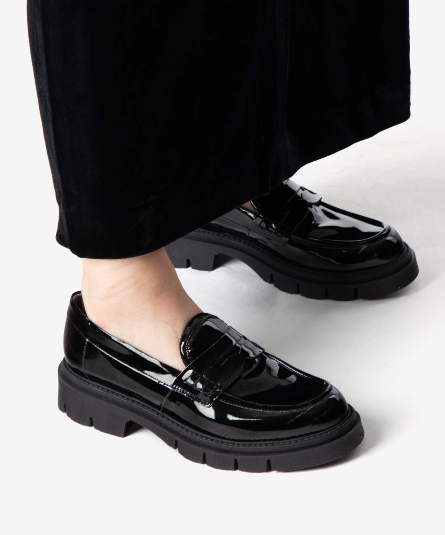 最終価格 新品 ヒルトンのパテントドレスシューズ ブラック 43 最終