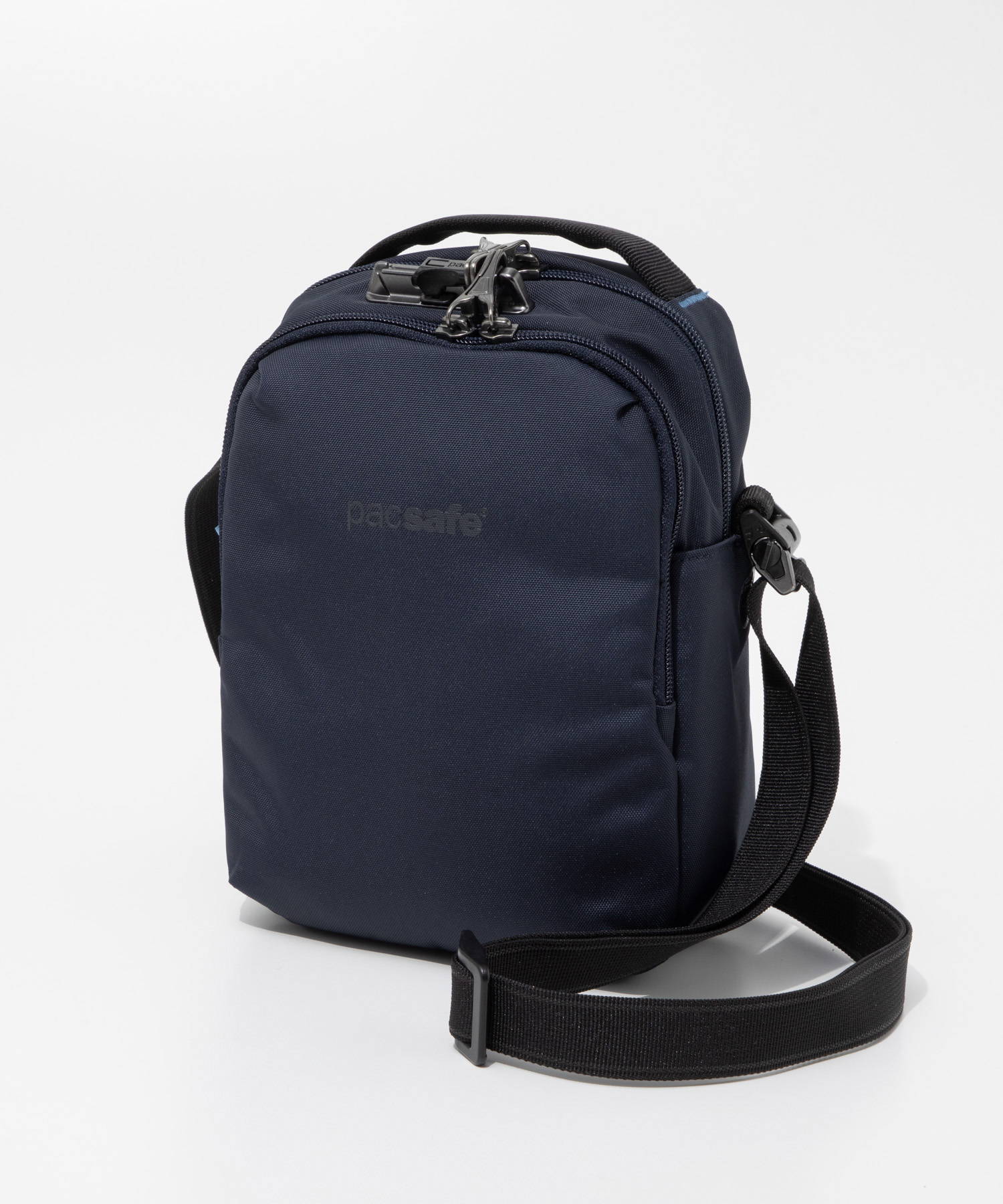 極美品　大容量　Pacsafe バックパック ネイビー 防犯機能付き 極美品大容量Pacsafe バックパック ネイビー 防犯機能付き