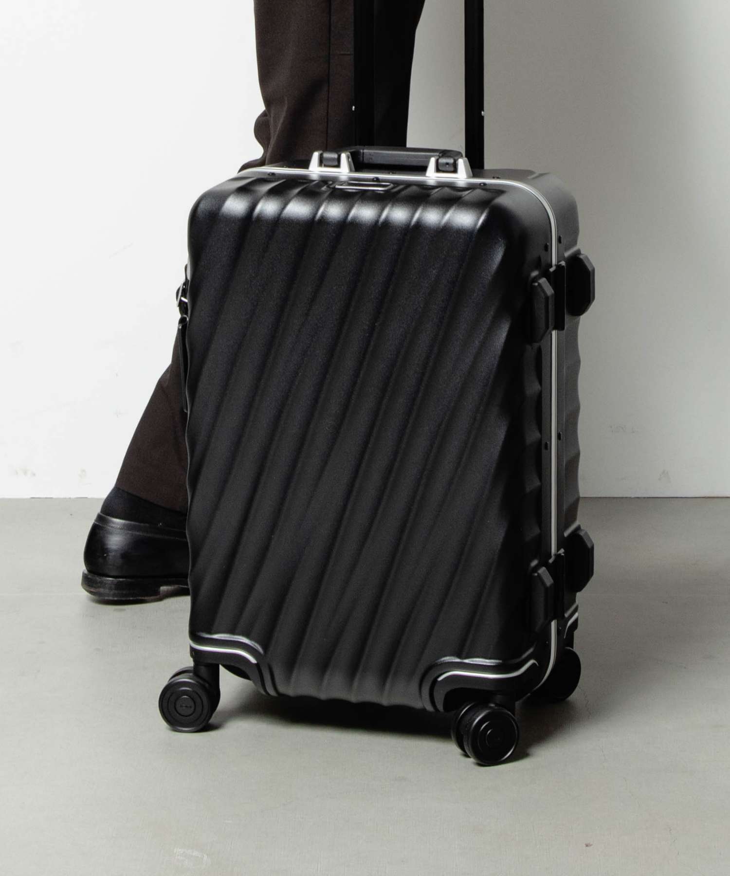 楽天市場】TUMI（容量（スーツケース）～ 50.9L,51 ～ 60.9L）（スーツ