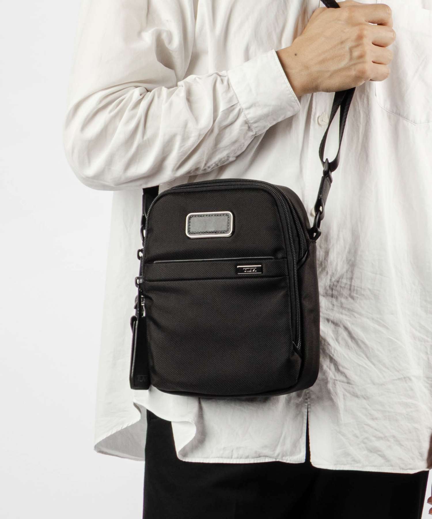 楽天市場】TUMI（ショルダーバッグ・メッセンジャーバッグ｜メンズ