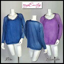 "my Emily"　襟元のストーンが綺麗なセーター　ブルーとラベンダー 【モヘア混】 長袖　サイズUNICA（フリーサイズ） &nbsp; 正面・背面画像（ブルーとラベンダー） &nbsp; 　 　 　 モヘア混の丸襟ゆったりセーター。マジョリカブルーとラベンダーの色鮮やかな後染め濃淡を お洒落に取り入れたデザイン。 シルク シフォン テープ フリルの上にきらきらストーンを縫いつけた綺麗なフロント襟周りの仕上げがポイント。 セーターの前身頃部分に光沢のあるシルク シフォン生地を被せた仕上げ。 同じ色バリエーションのカーディガンも入荷中。こちらをクリック。 Size 【表示サイズ】サイズUNICA　フリーサイズ、ワンサイズの意味。【実寸】バスト約96cm、肩幅約38.5cm、ゆき丈約73cm、着丈約57cm。シルクシフォン生地をかぶせたフロンを除いて、伸縮性あり。裏地なし。透け感なし。ニットのちくちく感なし。【重さ】約160g。 ★一着ごとにメジャーで採寸しておりますので、若干の誤差が出る可能性がございます。 目安としてご理解ください。採寸の方法についてはこちらをご覧ください。 Color マジョリカブルー。ラベンダー。 ★画像については本来の色が表示されるよう調整しておりますが、お客様のご覧になる機器により若干違って見えることがあります。ご了承ください。 トルソーサイズ 9号　バスト82cm、ウエスト55cm、ヒップ81cm。 足付きトルソー: 9号　バスト82cm、ウエスト58cm、ヒップ84cm、身長は約170cm（頭付きとした場合）。 材　質 【材質】10% Mohari、22% Poliammide、38% Polyestere、30% Seta-Silk。イタリア製。 その他