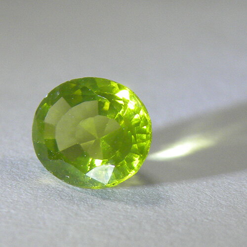 ペリドット 1.397ct ルース 裸石 オーバル 一粒 一個 材料 素材 天然石 パーツ【中古】【ネコポス配送】